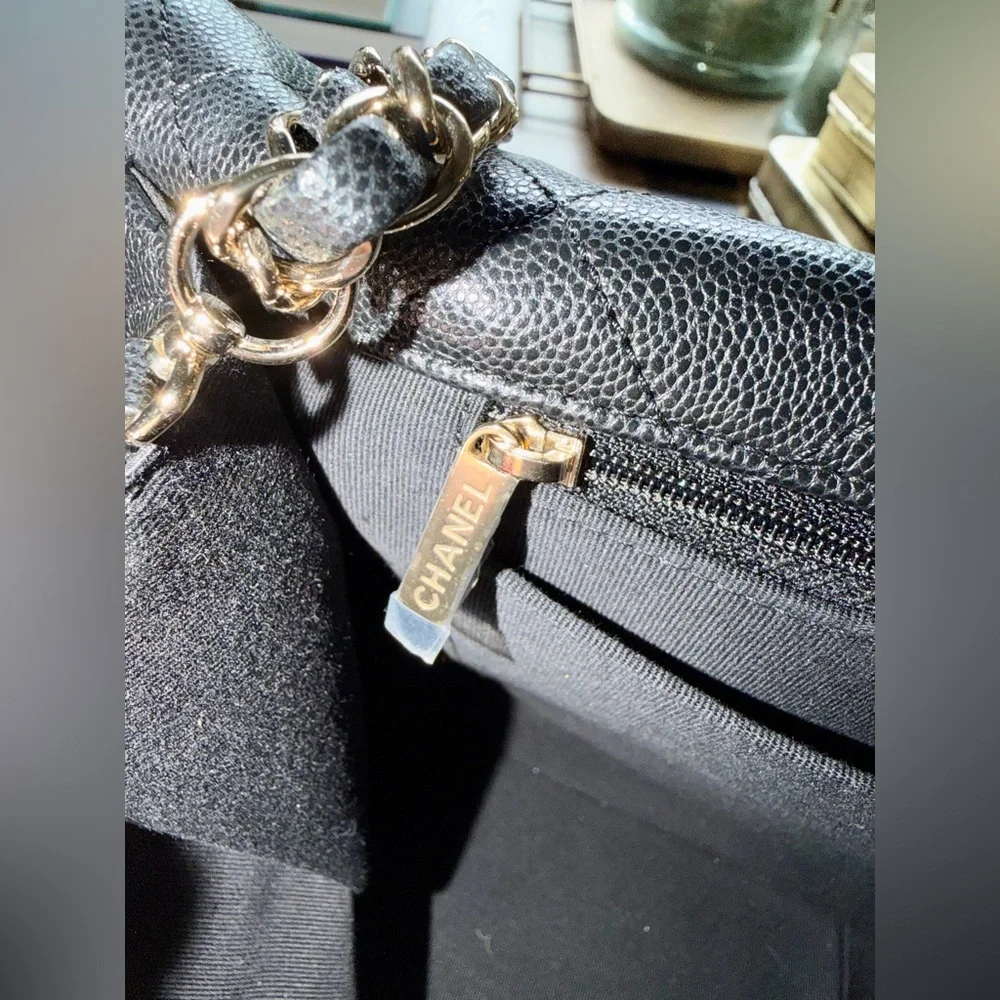 CHANEL XXL Black Caviar leather Classic Airline Travel Flap Bag Gold CC Handbag - Picture 8 of 11